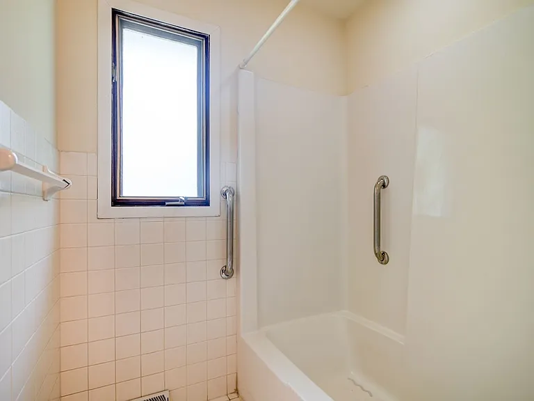 6382-6384 Everest Dr — Photo 17