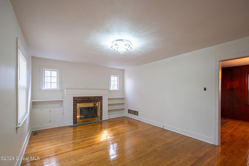 3rd image of 6 Pfeil Avenue