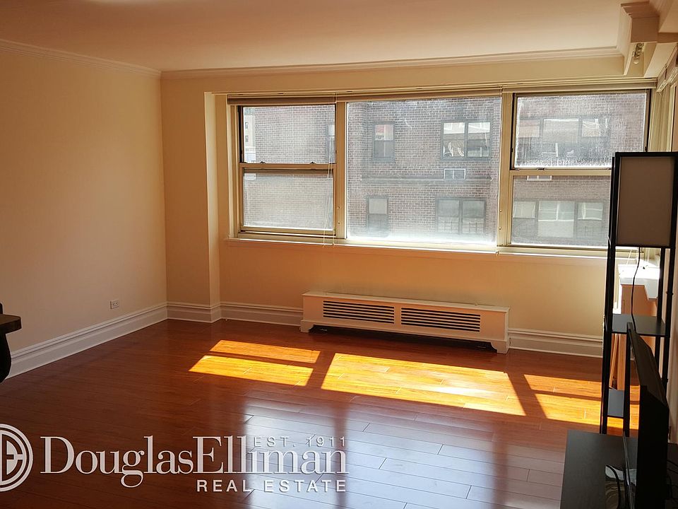 1st image of 1329 2nd Ave #15R