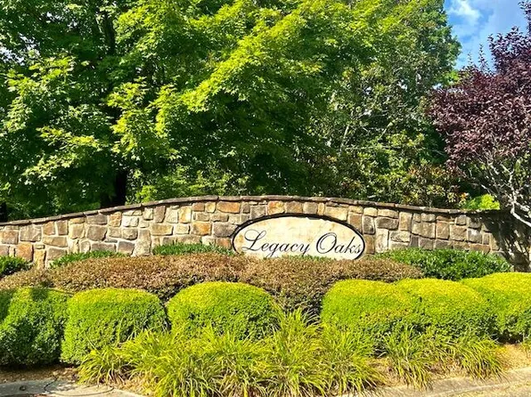 9535 Legacy Oaks Dr, Ooltewah, TN 37363