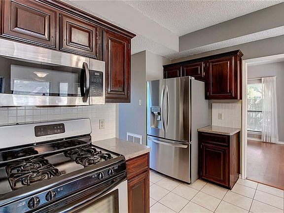 5th image of 600 Creekmont Dr