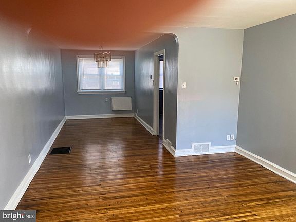 5th image of 5860 Saul St
