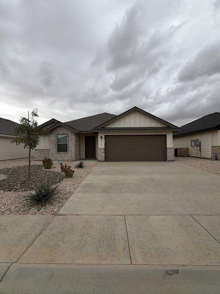 3 bed, 2.0 bath, 1500 sqft, $2,475 — Photo 1