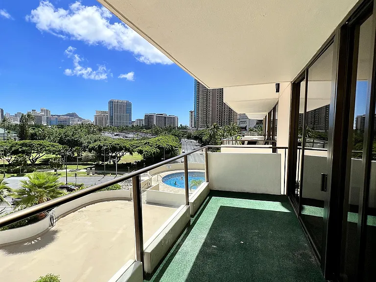 1860 Ala Moana Blvd — Photo 9