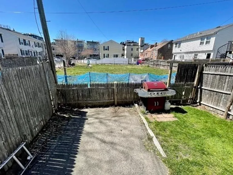 12 Emmet St — Photo 8
