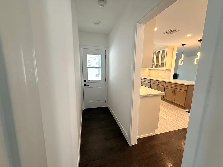 4862 Lindley Ave — Photo 18