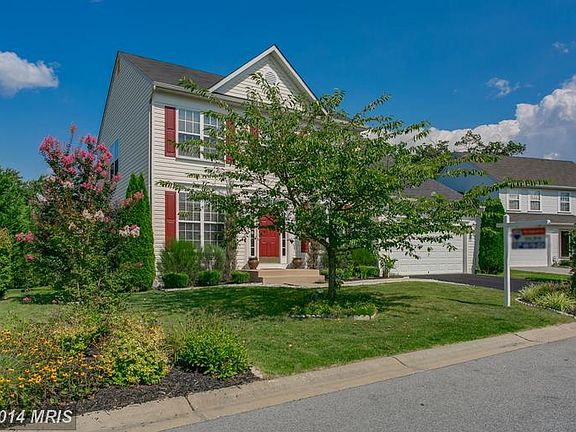 Spacious 2432 sq. ft. on .22 Acre Lot!