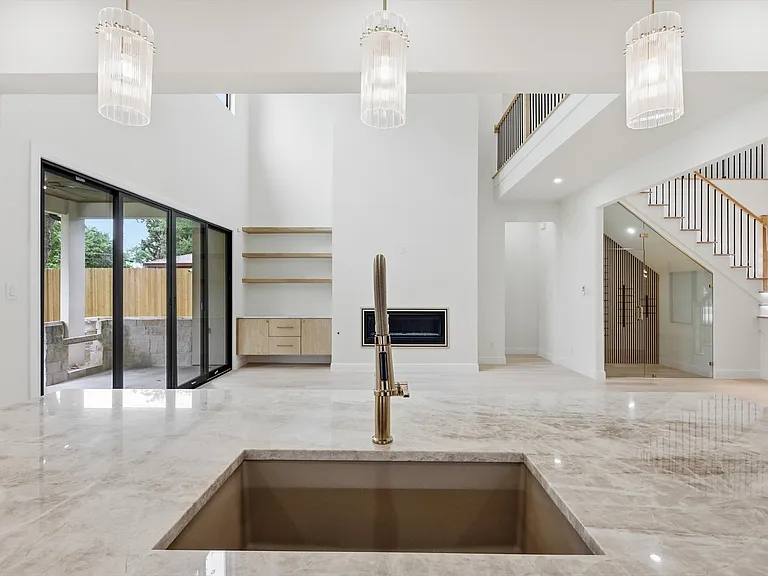 3135 Walnut Hill Ln — Photo 11