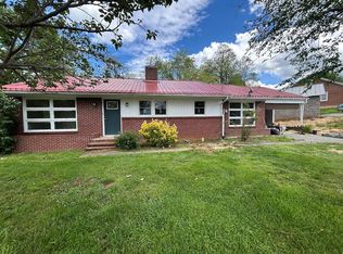 201 Hilltop Dr, Independence, VA 24348