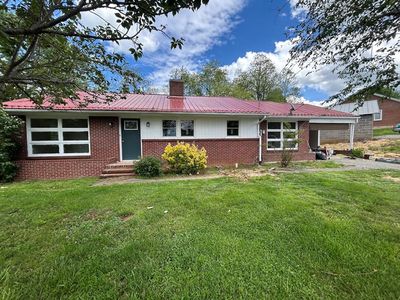 201 Hilltop Dr, Independence, VA, 24348