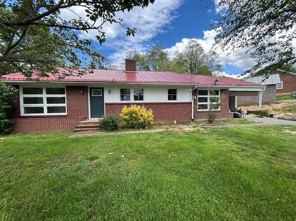 201 Hilltop Dr, Independence, VA 24348