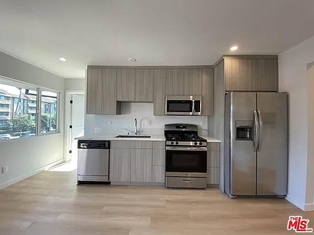 3207 W 3rd St #7 — Photo 13