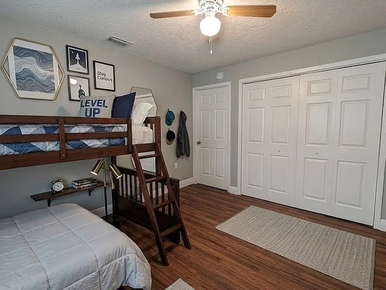 7308 Alvina St — Photo 12