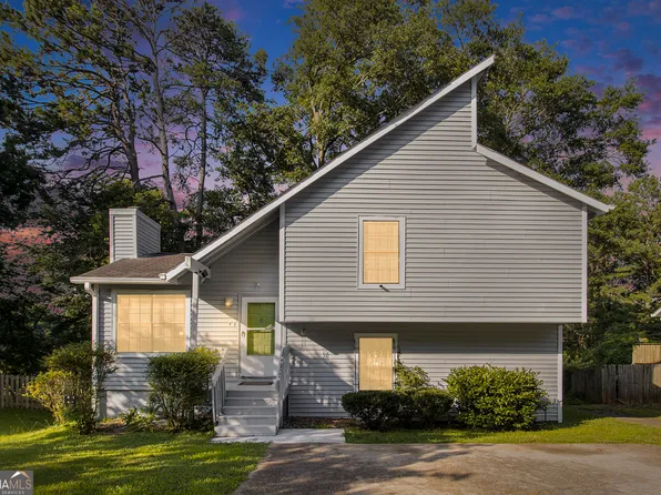 1077 Mainstreet Valley Dr, Stone Mountain, GA 30088