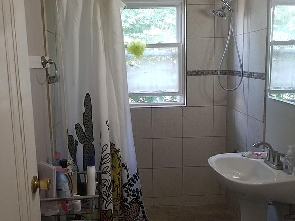 4th image of 1507 Grant Ave #2S