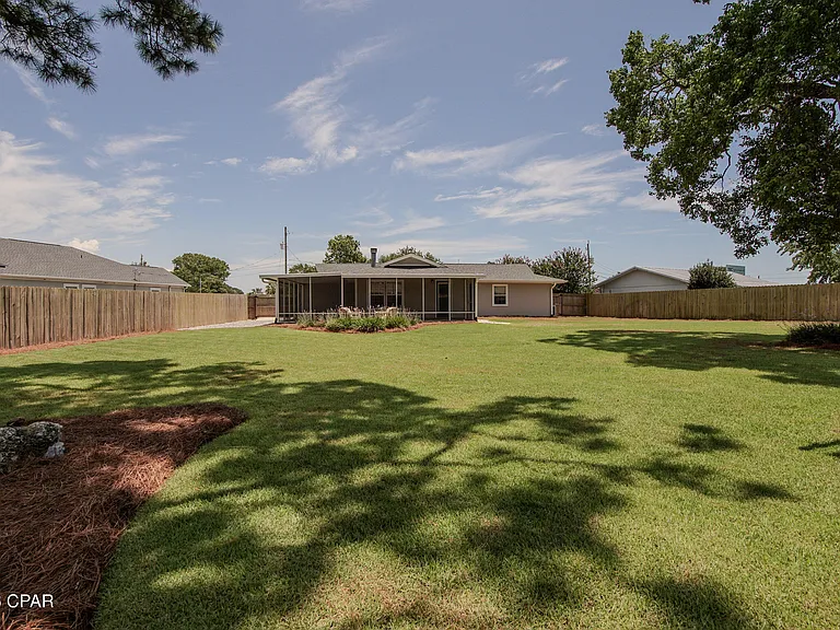 115 Circle Dr — Photo 32