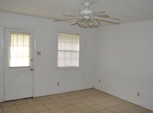 620 Highland Ave #B, Waxahachie, TX 75165