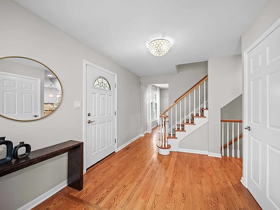 4th image of 2820 Beckwith Ct