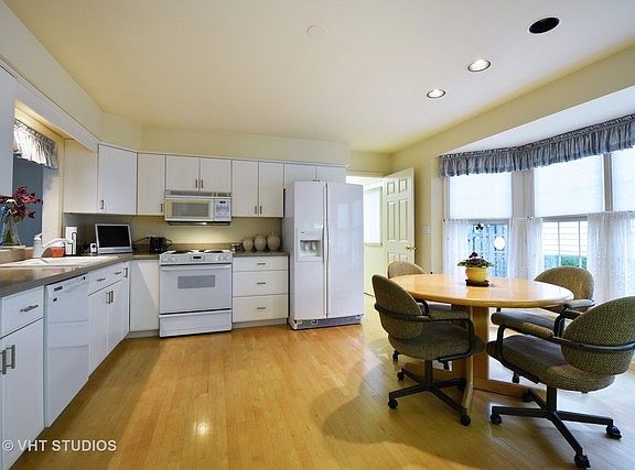 3rd image of 531 Park Barrington Way