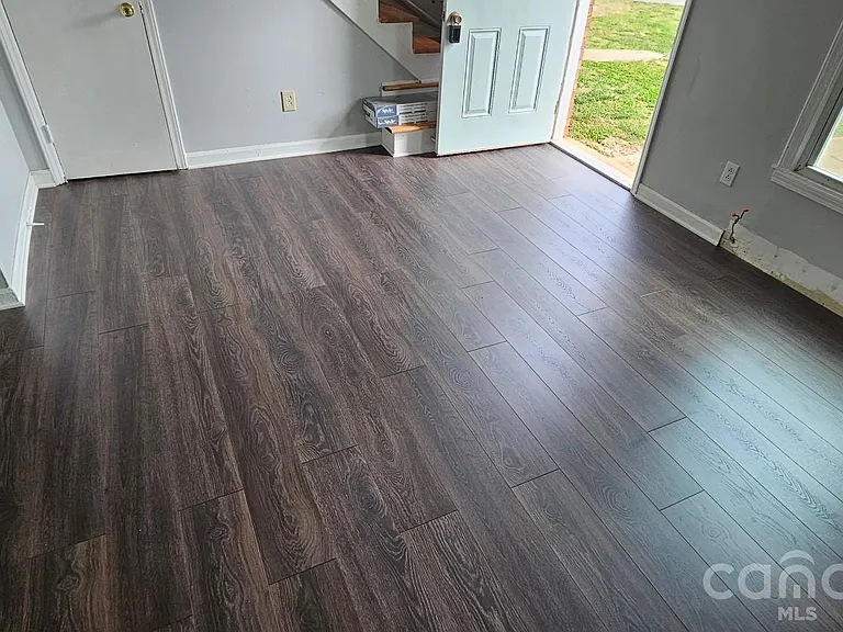 2667 Dr Carver Rd — Photo 3