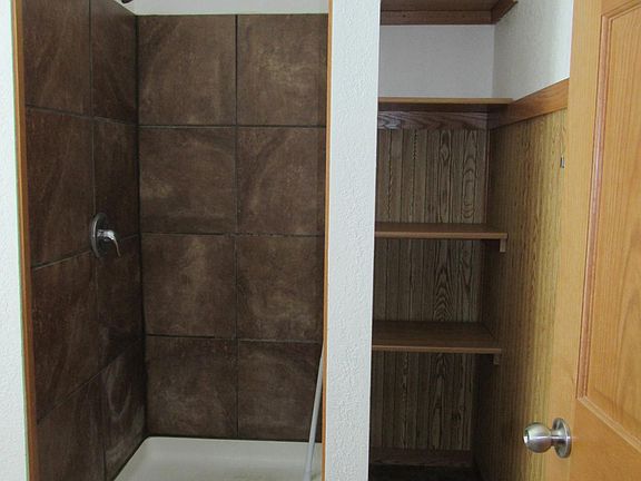 5th image of 526 S 2nd St APT 1
