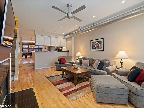 5th image of 2943 N Lincoln Ave APT 212