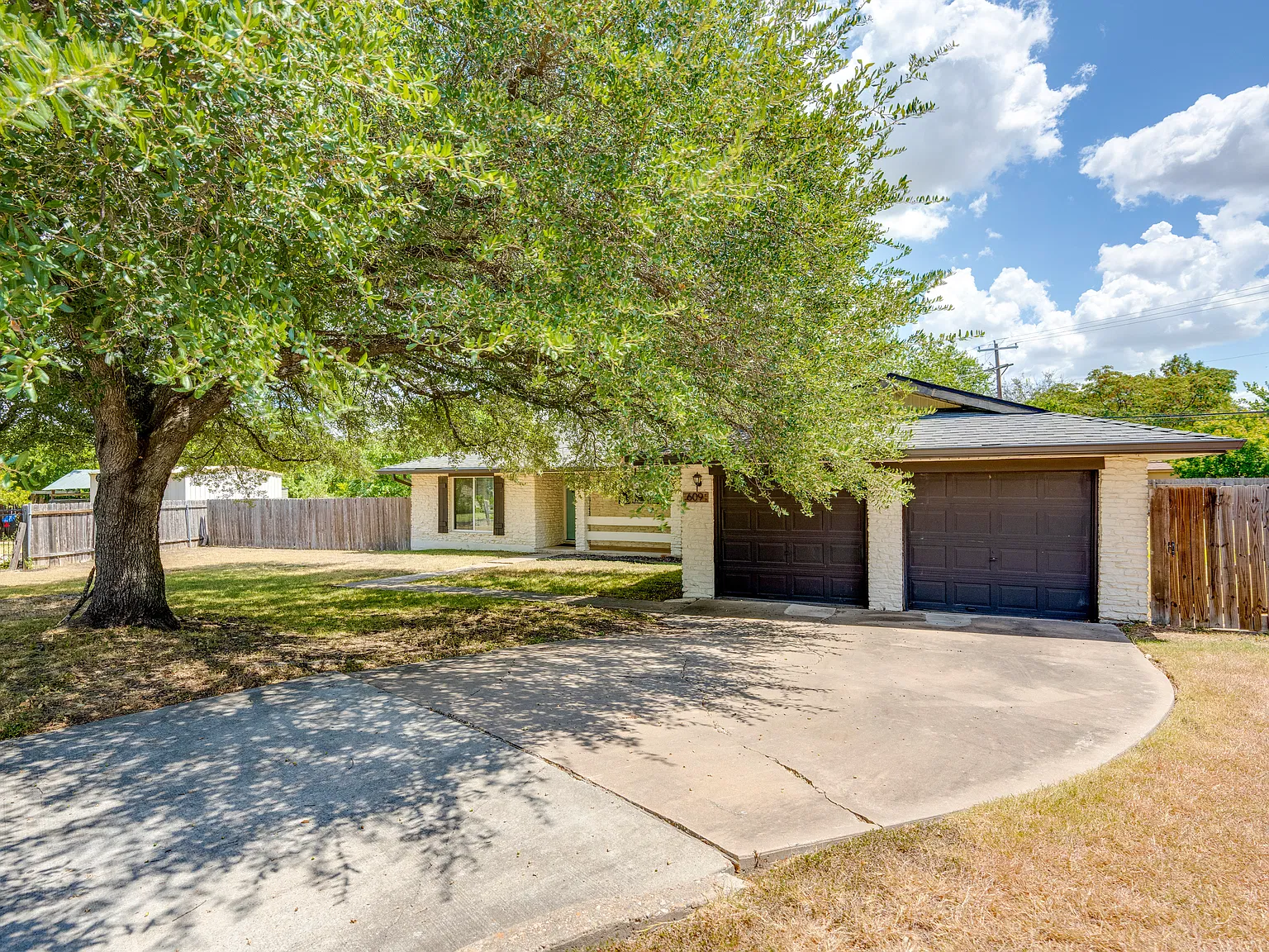 3 bed, 1868 sqft, $4,200 — Photo 1