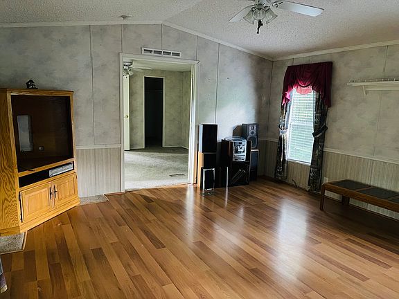 5th image of 251 Orchard Blvd