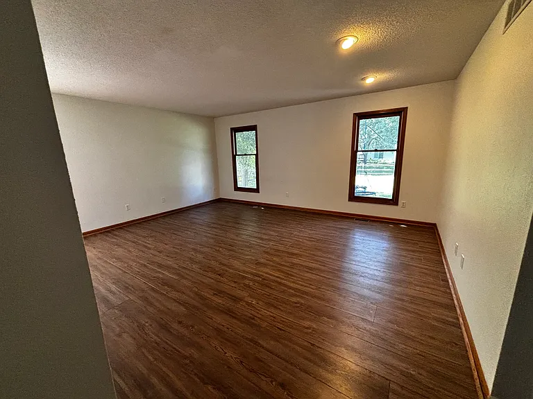 1751 Eaglecrest Rd — Photo 2