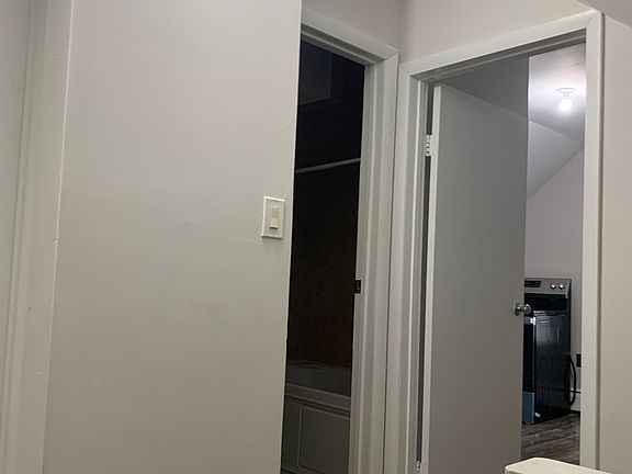 5th image of 233 Pine St #3