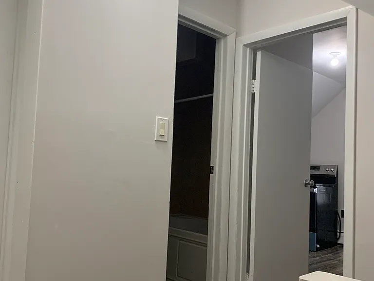 233 Pine St #3 — Photo 5
