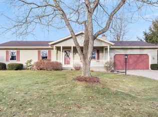 54343 Pleasant Valley Dr, Osceola, IN