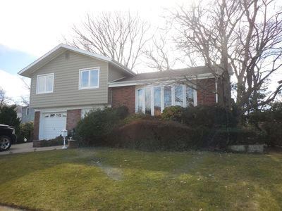 1122 Crest Rd W, North Merrick, NY, 11566