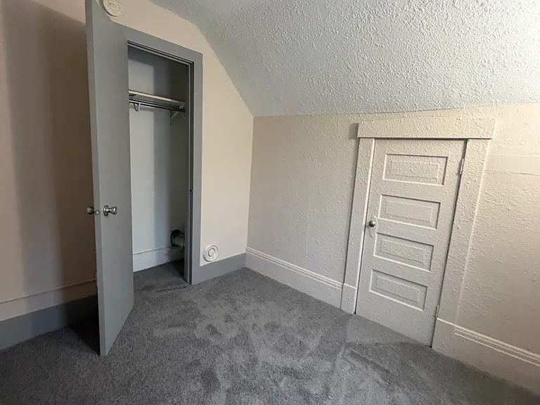952 Logan St SE — Photo 12