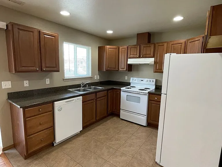 1626 & 1628 W Lee St — Photo 10