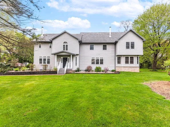 W329N4072 Lakeland DRIVE, Nashotah, WI 53058