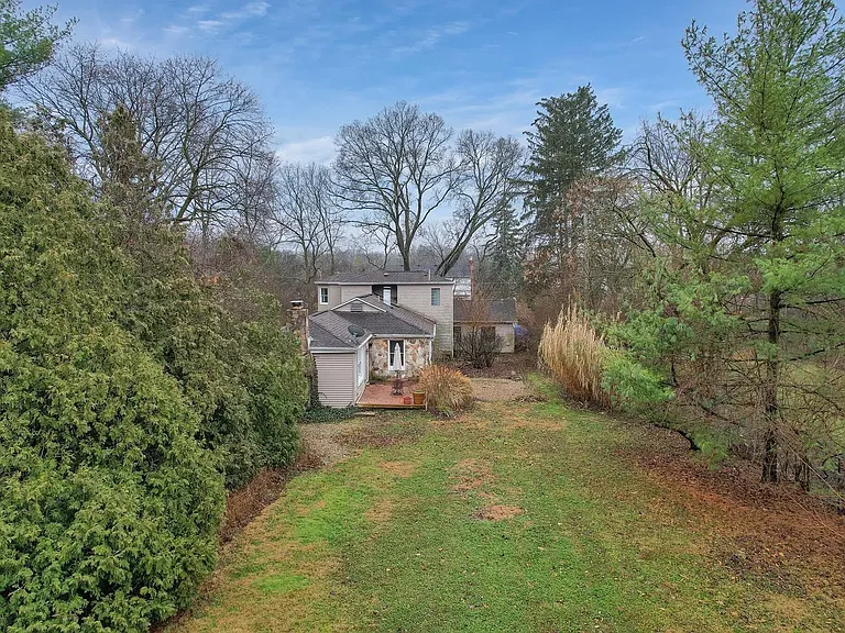 2751 Clifton Rd — Photo 16