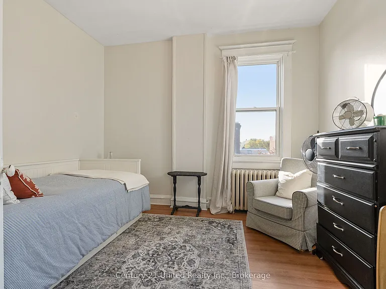 34 King St W #1 — Photo 14