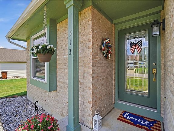 3rd image of 513 Heritage Ct