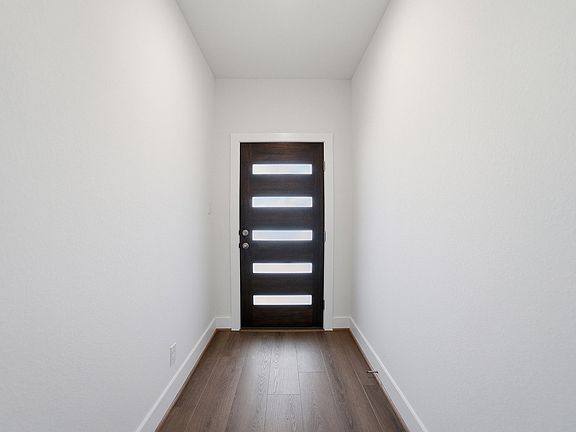 5th image of 333 Begonia St