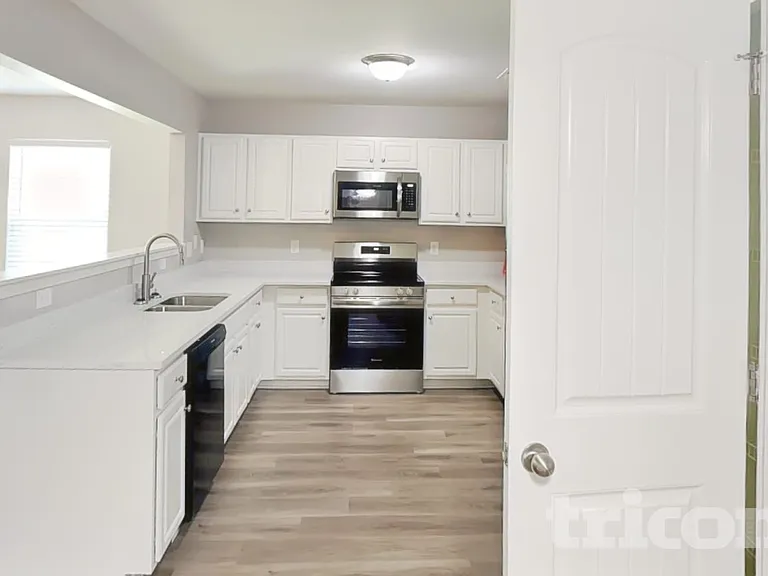 253 Aershire Ct — Photo 5