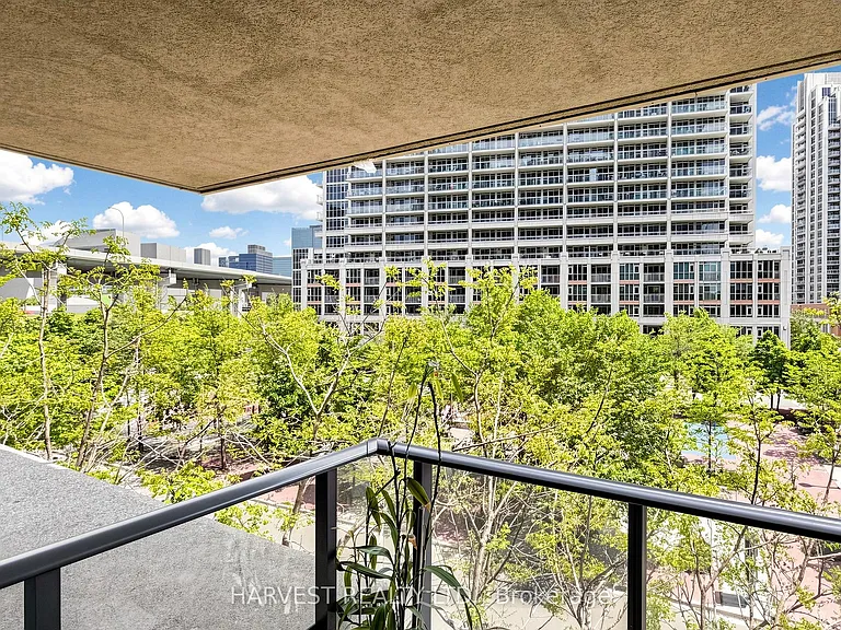 209 Fort York Blvd #380 — Photo 32