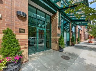 400 W Ontario St APT 502, Chicago, IL