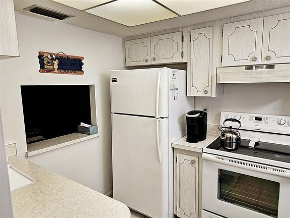 5th image of 3528 Lake Bayshore Dr #115