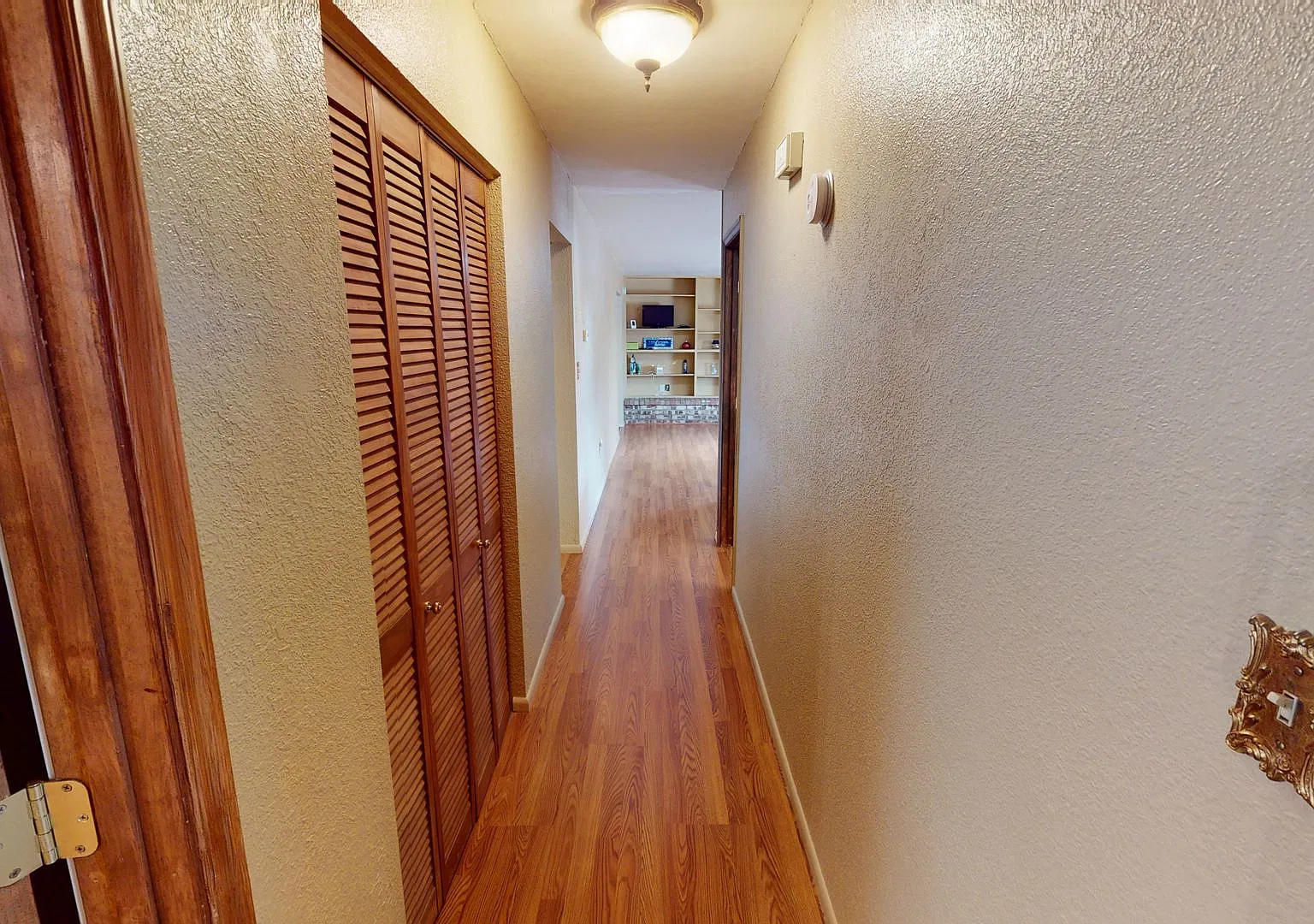 Newly remodeled 3 bedrooms, 2 bath home — Photo 4