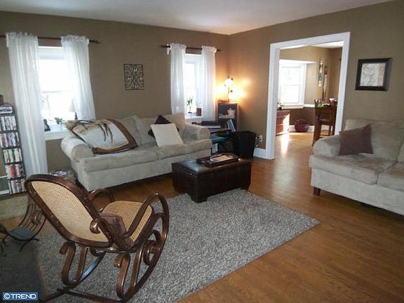 4th image of 106 W Greenwood Ave