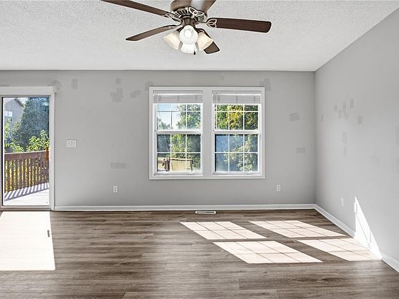3rd image of 11112 Highview Rd