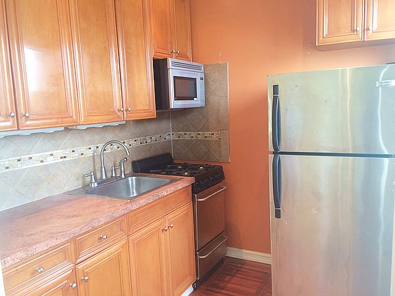 2nd image of 350 S 4th St APT 6E