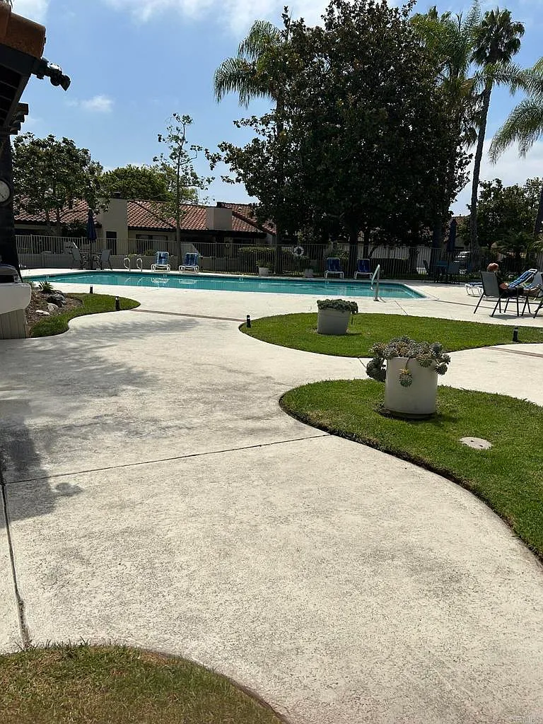 2 bed, 936 sqft, $3,800 — Photo 2