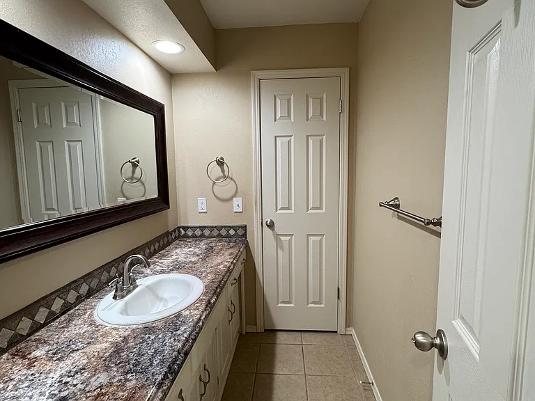 2nd Bathroom